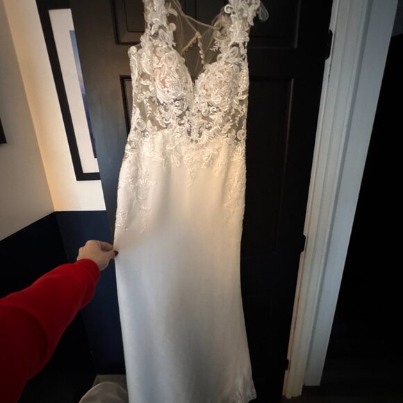 NEVER WORN WAITOMO WEDDING DRESS SIZE 10 - Picture 9 of 11